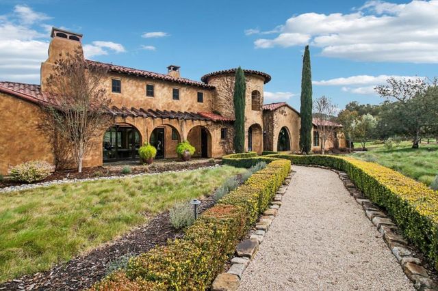 12220 Heritage, Gilroy, CA 95020