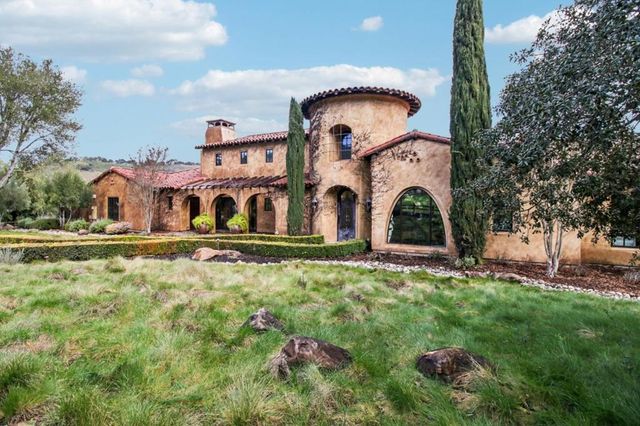 12220 Heritage, Gilroy, CA 95020