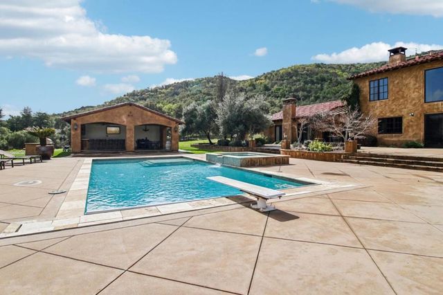 12220 Heritage, Gilroy, CA 95020