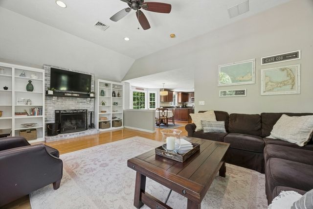 28 Whitman, Stow, MA 01775