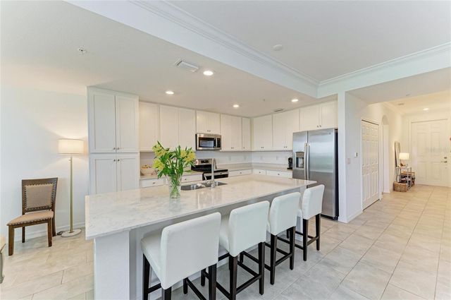 18008 GAWTHROP DRIVE 302, Bradenton, FL 34211