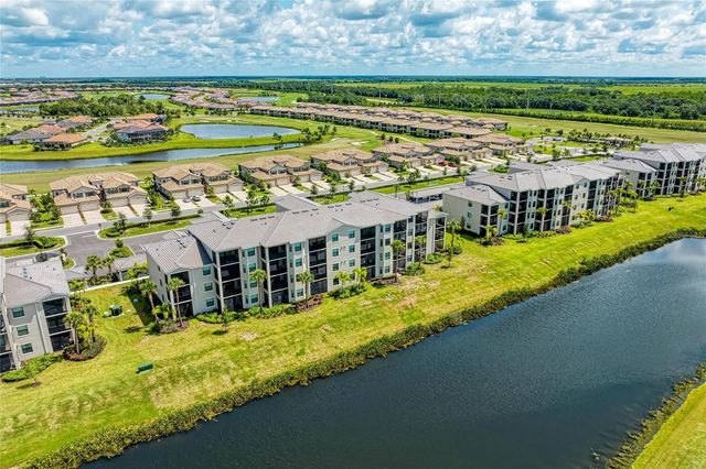 18008 GAWTHROP DRIVE 302, Bradenton, FL 34211