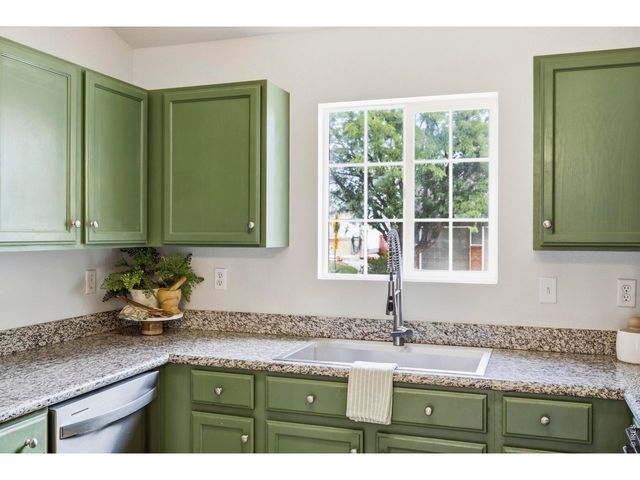 4199 Cripple Creek Dr, Loveland, CO 80538