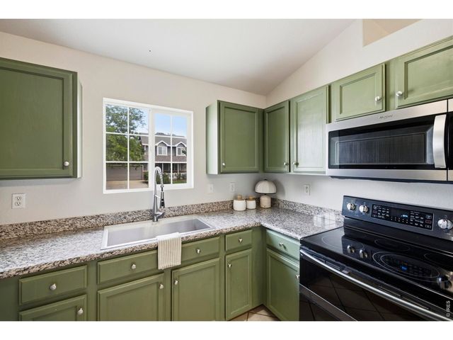 4199 Cripple Creek Dr, Loveland, CO 80538