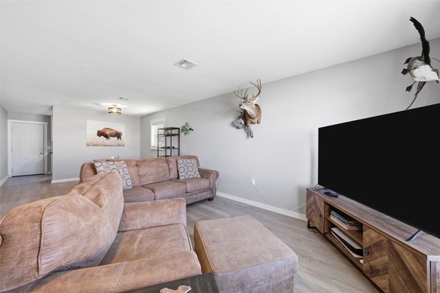 212 Queen Drive 208-212, Hewitt, TX 76643