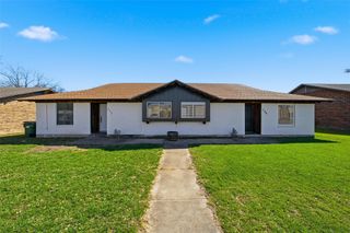 212 Queen Drive 208-212, Hewitt, TX 76643