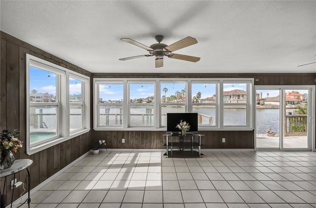 13765 EAGLESNEST BAY Dr, Corpus Christi, TX 78418