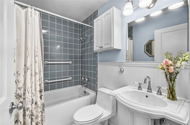 13765 EAGLESNEST BAY Dr, Corpus Christi, TX 78418