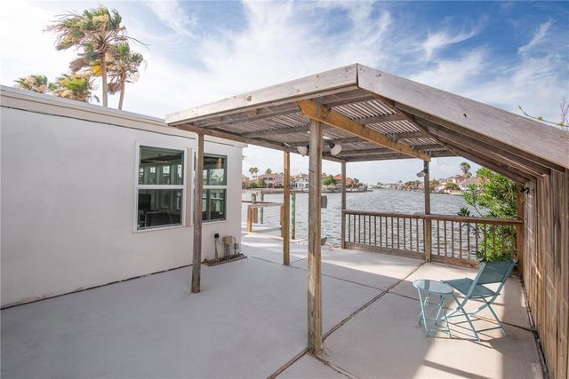 13765 EAGLESNEST BAY Dr, Corpus Christi, TX 78418