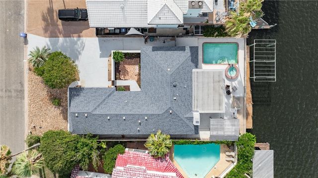 13765 EAGLESNEST BAY Dr, Corpus Christi, TX 78418