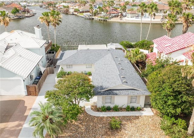 13765 EAGLESNEST BAY Dr, Corpus Christi, TX 78418