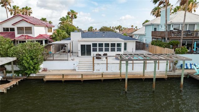 13765 EAGLESNEST BAY Dr, Corpus Christi, TX 78418