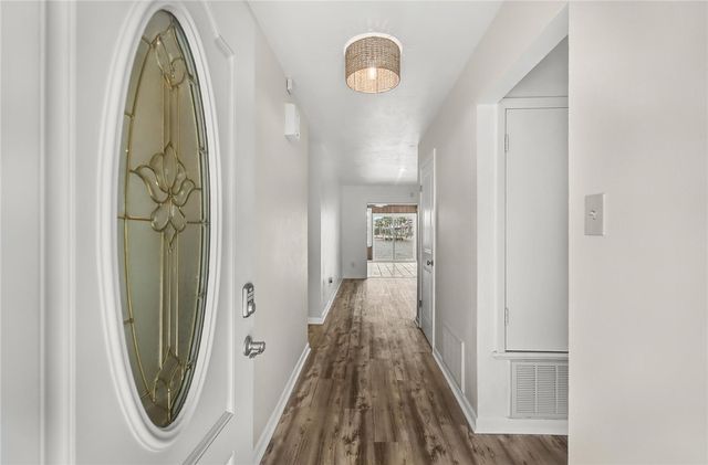 13765 EAGLESNEST BAY Dr, Corpus Christi, TX 78418