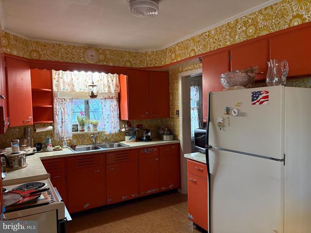 1026 ELMWOOD DR, Pottstown, PA 19464