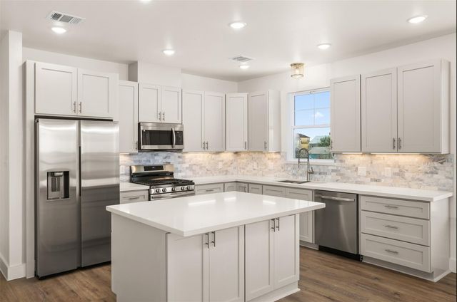 2211 Avenue A, San Leon, TX 77539