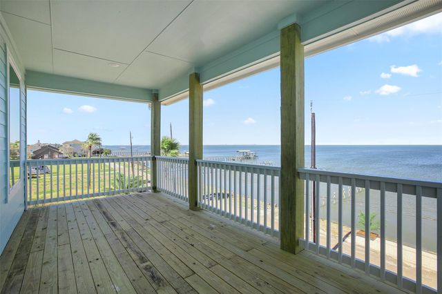 2211 Avenue A, San Leon, TX 77539