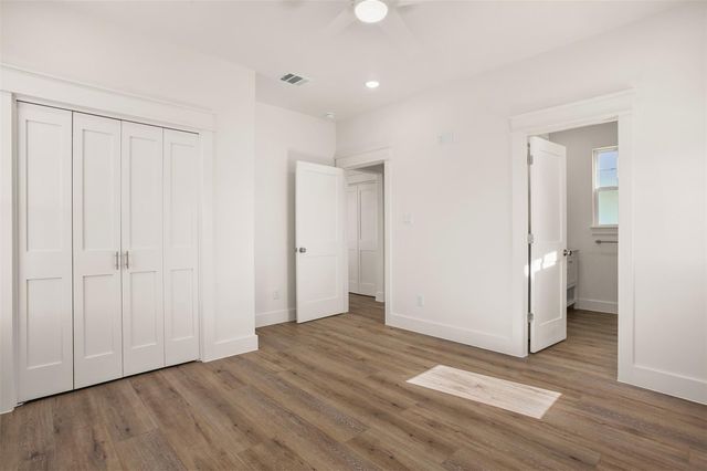 2211 Avenue A, San Leon, TX 77539