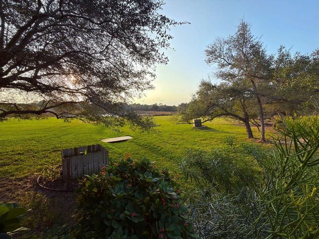 178 Kluge Trail, Rockport, TX 78382