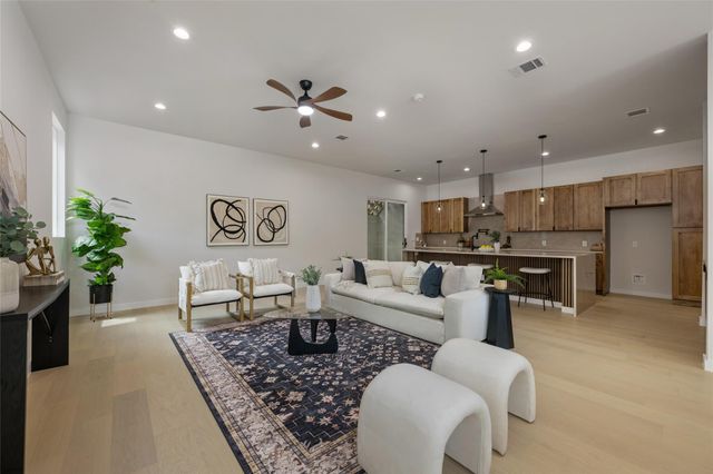 4324 Airport BLVD B, Austin, TX 78722