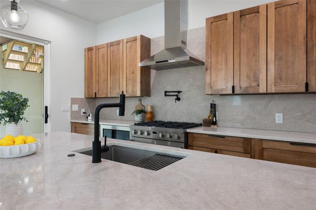 4324 Airport BLVD B, Austin, TX 78722