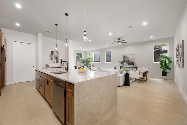 4324 Airport BLVD B, Austin, TX 78722