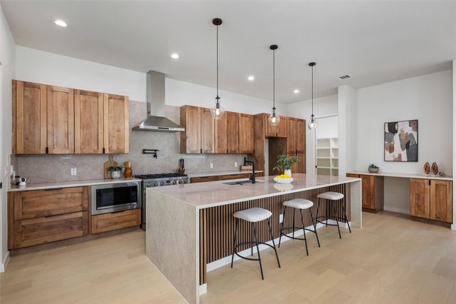 4324 Airport BLVD B, Austin, TX 78722