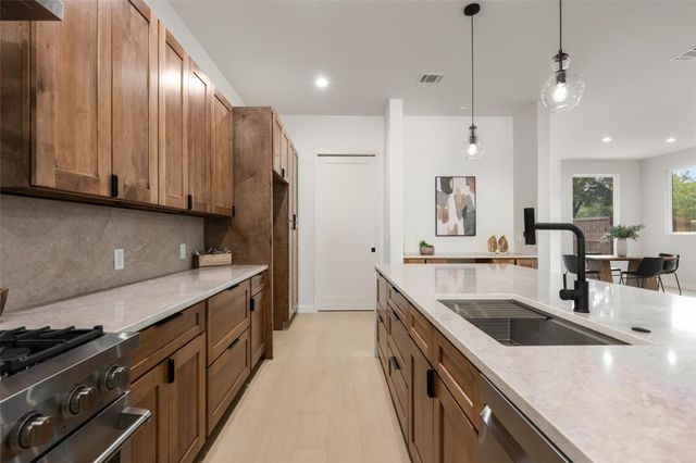 4324 Airport BLVD B, Austin, TX 78722