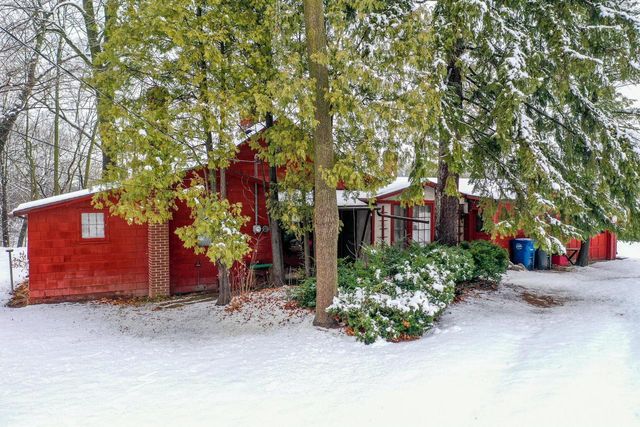 10 EMBREY COURT, Appleton, WI 54915