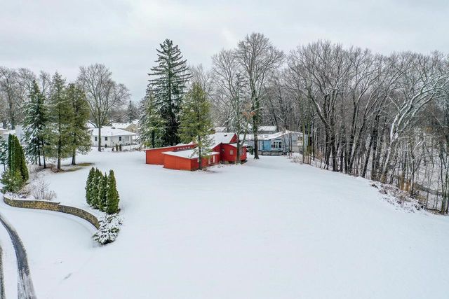 10 EMBREY COURT, Appleton, WI 54915