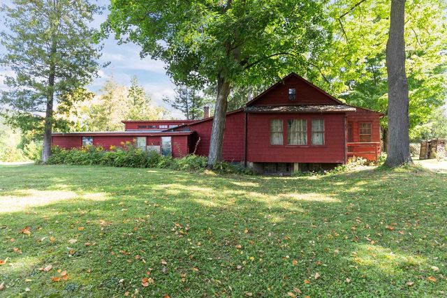 10 EMBREY COURT, Appleton, WI 54915