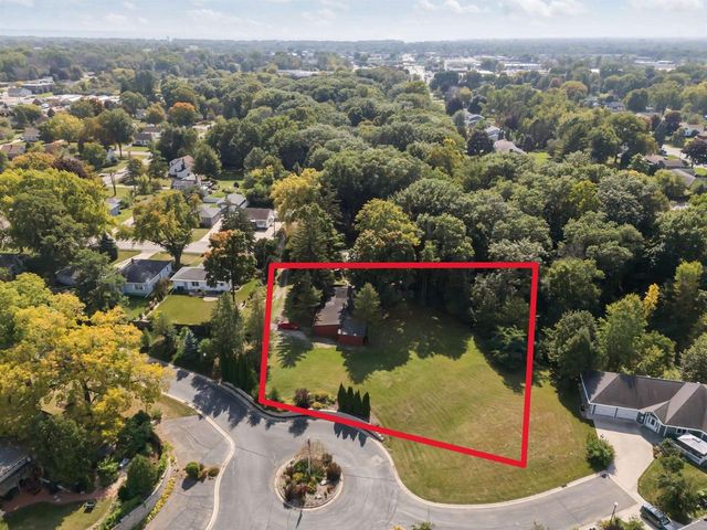 10 EMBREY COURT, Appleton, WI 54915