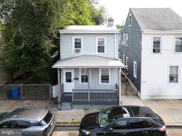 216 S BROADWAY, Gloucester City, NJ 08030