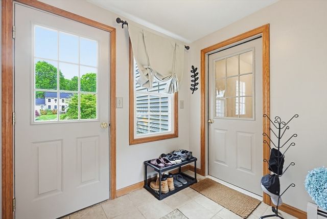 11 Brooke Haven Dr, Rutland, MA 01543
