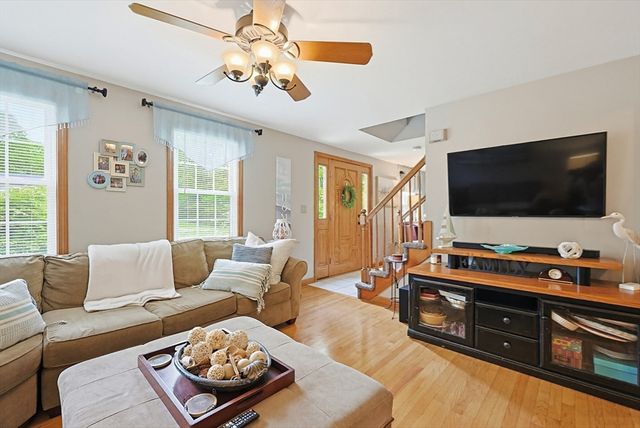 11 Brooke Haven Dr, Rutland, MA 01543