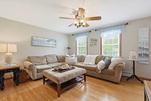 11 Brooke Haven Dr, Rutland, MA 01543