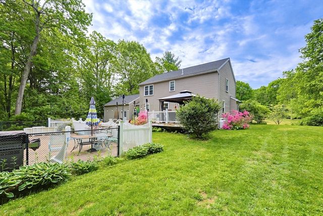 11 Brooke Haven Dr, Rutland, MA 01543