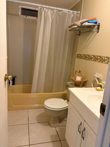 202 Travis Cay Place 9, Fort Pierce, FL 34982