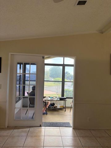 202 Travis Cay Place 9, Fort Pierce, FL 34982