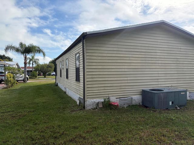 202 Travis Cay Place 9, Fort Pierce, FL 34982