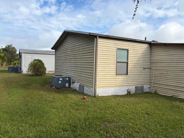 202 Travis Cay Place 9, Fort Pierce, FL 34982