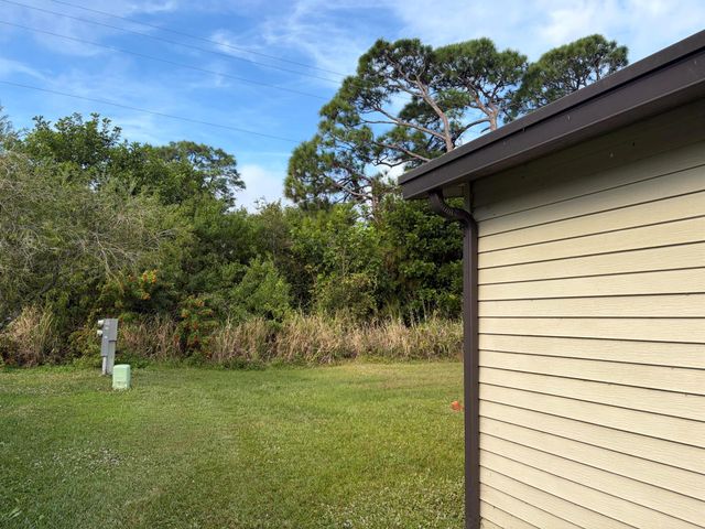 202 Travis Cay Place 9, Fort Pierce, FL 34982