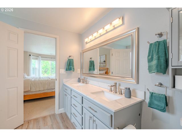 2806 Ne DELANCEY Ct, Vancouver, WA 98682