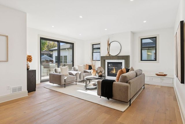 1532 Lincoln Avenue, Saint Paul, MN 55105