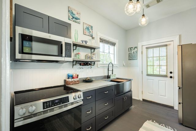 3407 Avenue L, Galveston, TX 77550