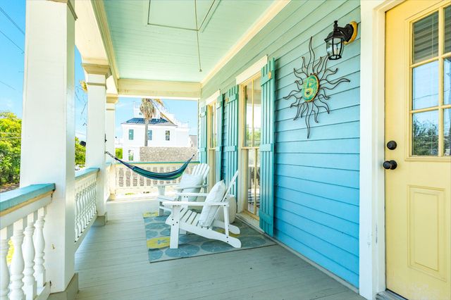 3407 Avenue L, Galveston, TX 77550