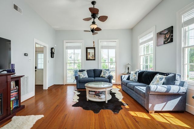 3407 Avenue L, Galveston, TX 77550