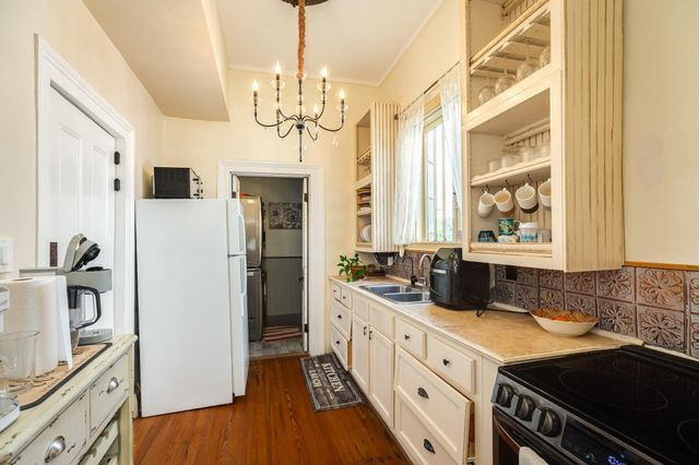 3407 Avenue L, Galveston, TX 77550
