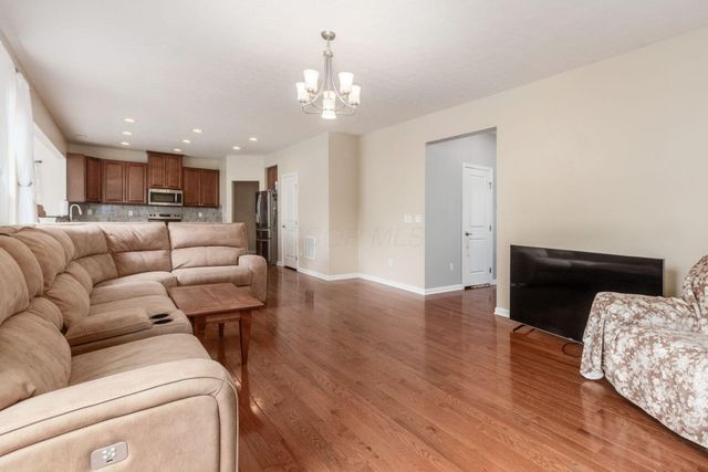 216 Mcnamara Loop, Delaware, OH 43015