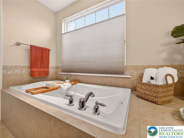 8611 Cascade Road, Upper Macungie Twp, PA 18031