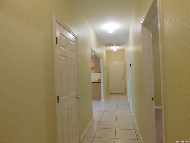 110 Hunters Glen, Floresville, TX 78114